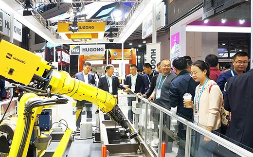 第二届进博会4001老百汇网站意大利CEA展位机械人系统受到极大关注